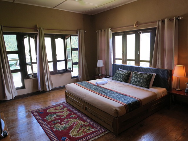 Meri Puensum Resort, Punakha